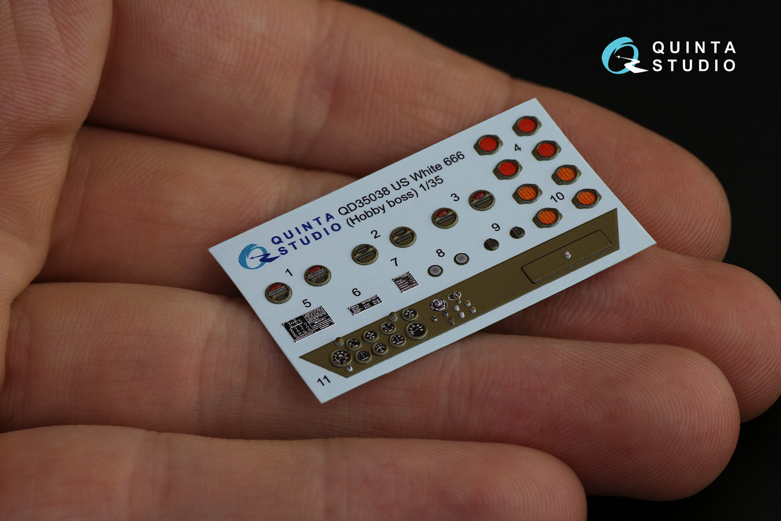 QD35038 3D Декаль интерьера кабины US White 666 (Hobby Boss)