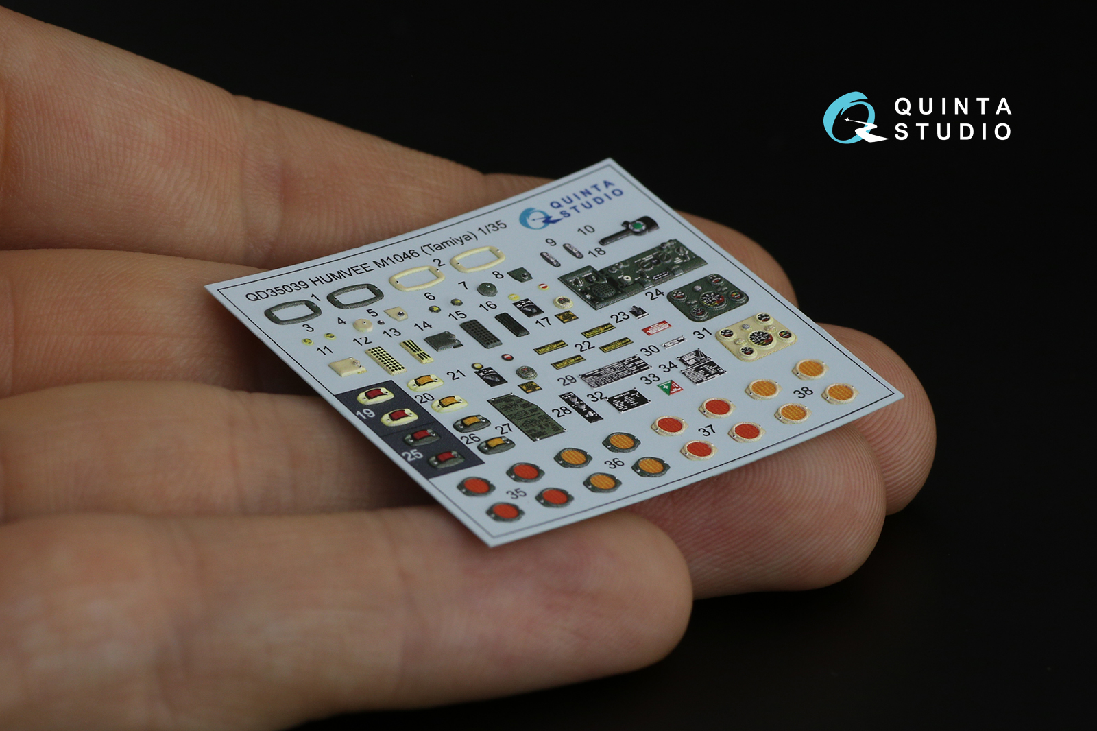 QD35039 3D Декаль интерьера кабины для семейства HUMVEE (Tamiya)