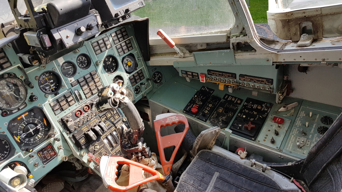 AM48392 3D декаль интерьера с плоскими деталями Як-141 (Не для свободной продажи)