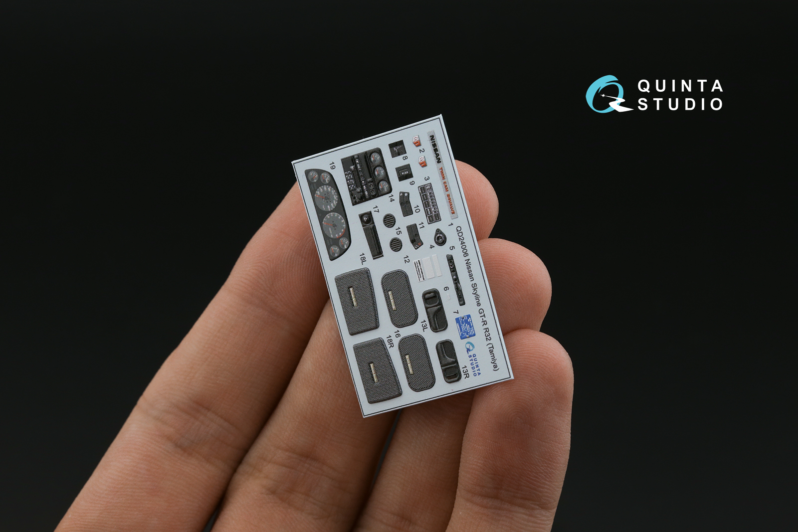 QD24006 3D Декаль интерьера кабины Nissan Skyline GT-R R32 (Tamiya)