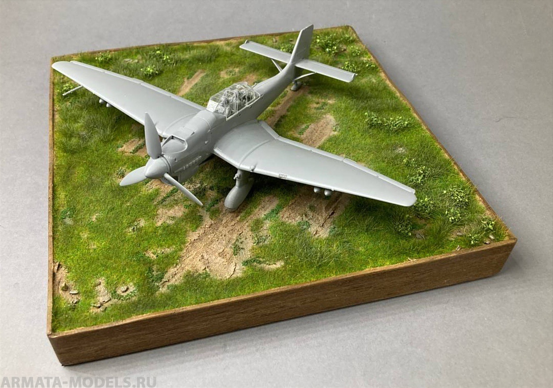 AM48166 Авторская подставка для Як-9.