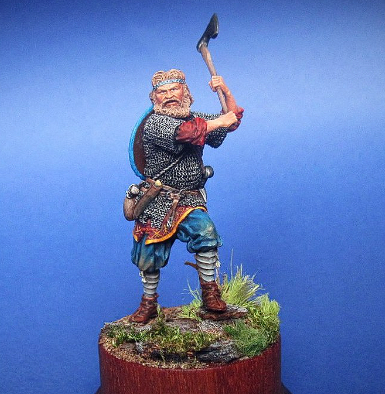 CHM-54060. Русский воин с топором, 13-14 века. 54 mm.  Материал - смола. Chronos Miniatures