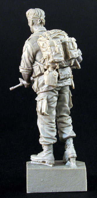 B6-35003 Миниатюра с декалью U.S. Infantry Sergeant, Vietnam '68