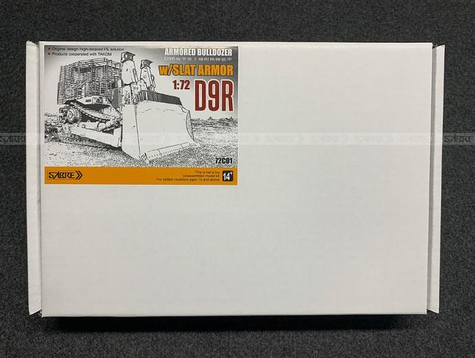 72C01 Sabre Model Бронированный бульдозер D9R с защитной решеткой 1/72 Sabre 72C01 Sabre Model Бронированный бульдозер D9R с защитной решеткой 1/72 Sabre