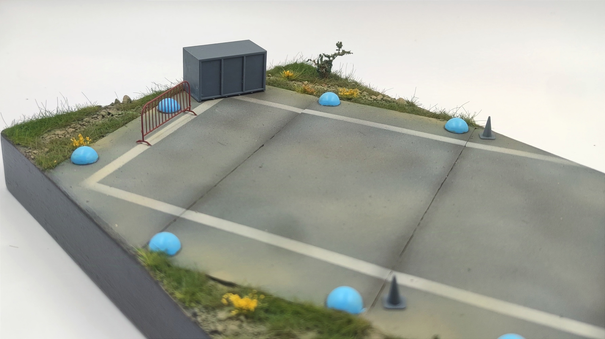 HE-020 Подставка парковка  для Мишки