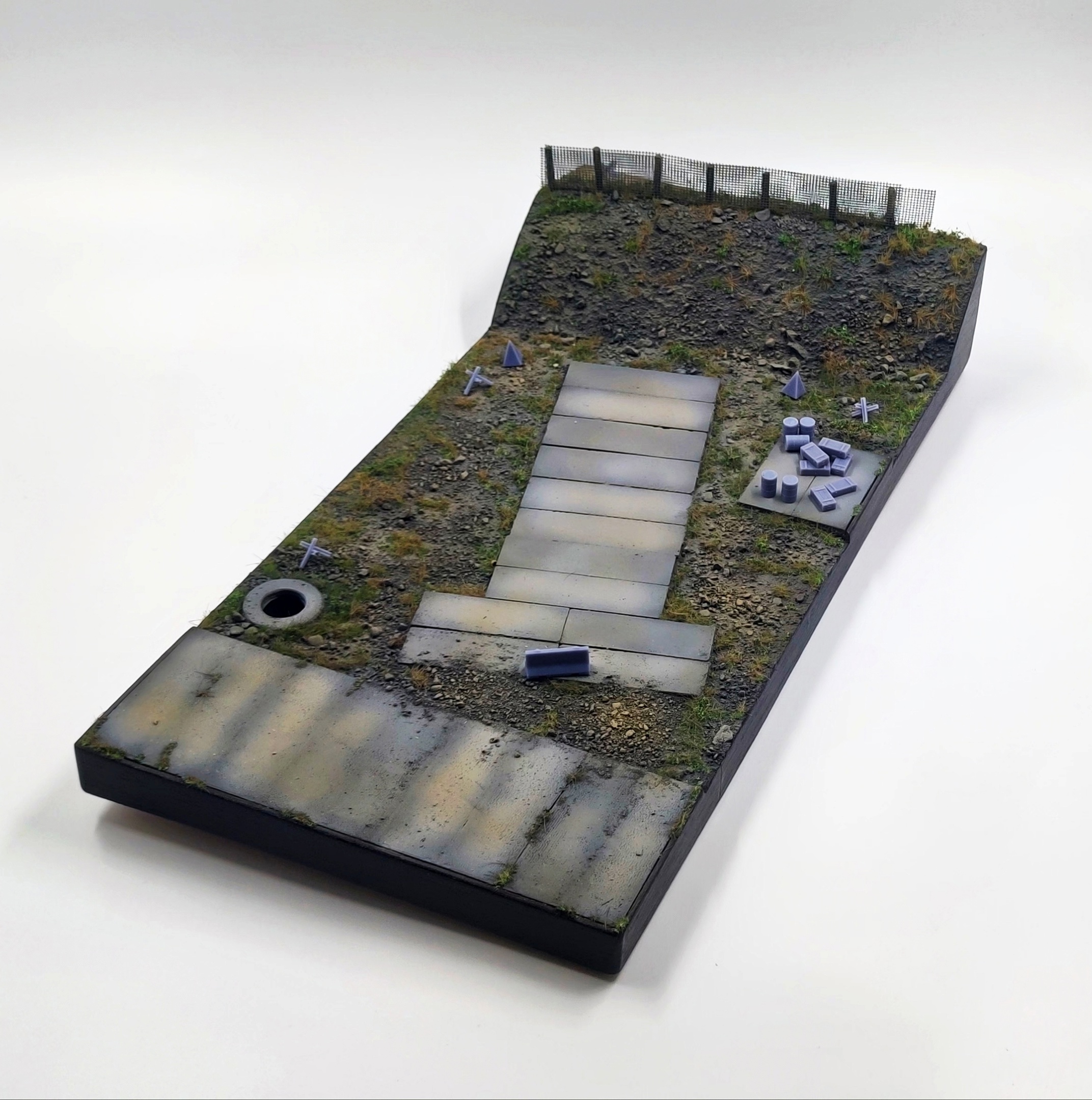 HE-72165 Подставка граница на замке (Аксессуары в комплекте) Размер 47*25*13см