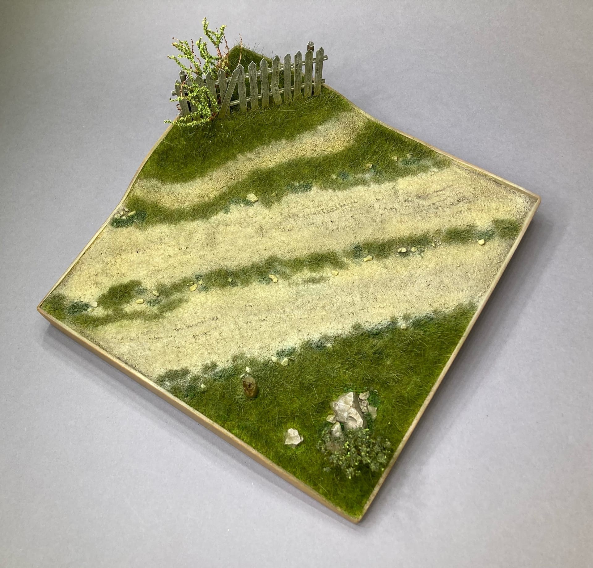 AM35590 Подставка авторская ручной работы «Дорога с забором»