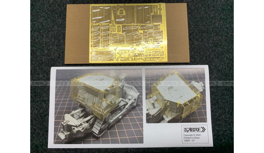 72C01 Sabre Model Бронированный бульдозер D9R с защитной решеткой 1/72 Sabre 72C01 Sabre Model Бронированный бульдозер D9R с защитной решеткой 1/72 Sabre