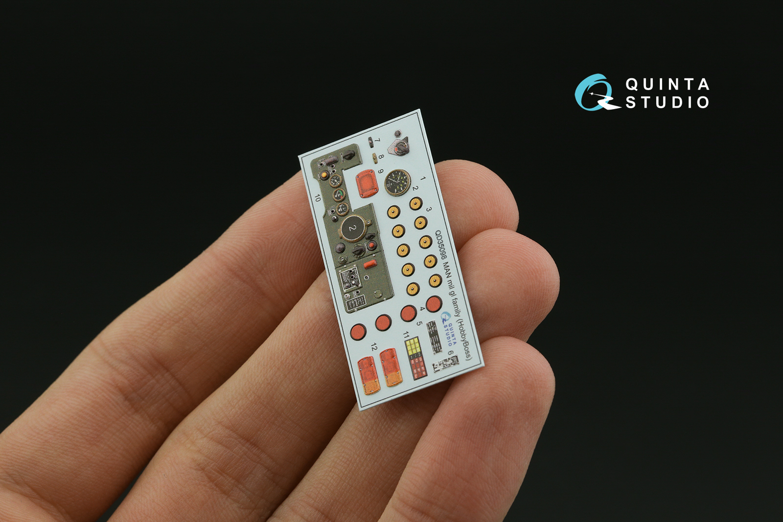 QD35098 3D Декаль интерьера кабины для семейства MAN mil gl (HobbyBoss)