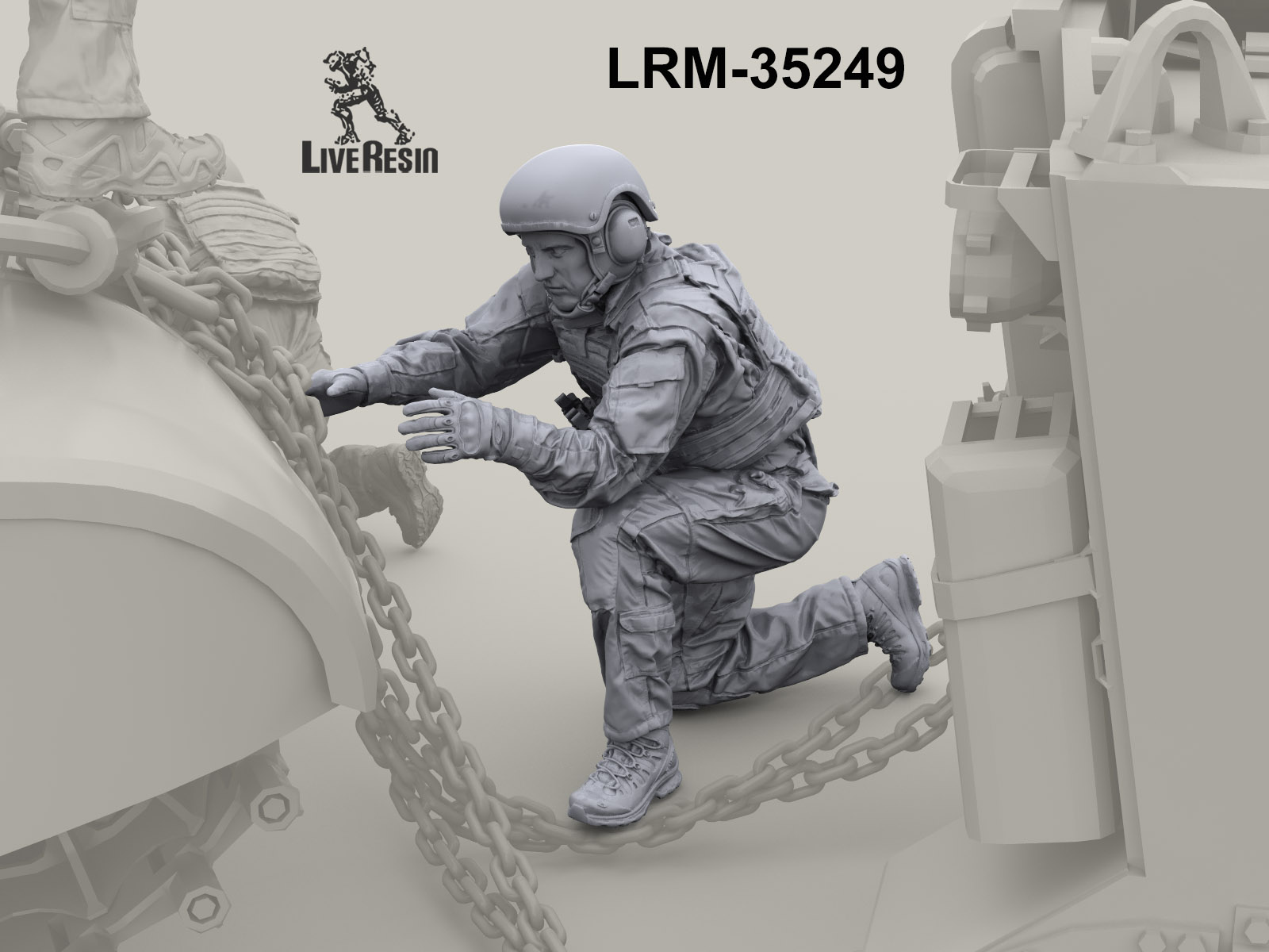 LRM35249 Современный Российский танкист - цепляет угнанный БТР М113 к танку (Не для свободной продажи) 