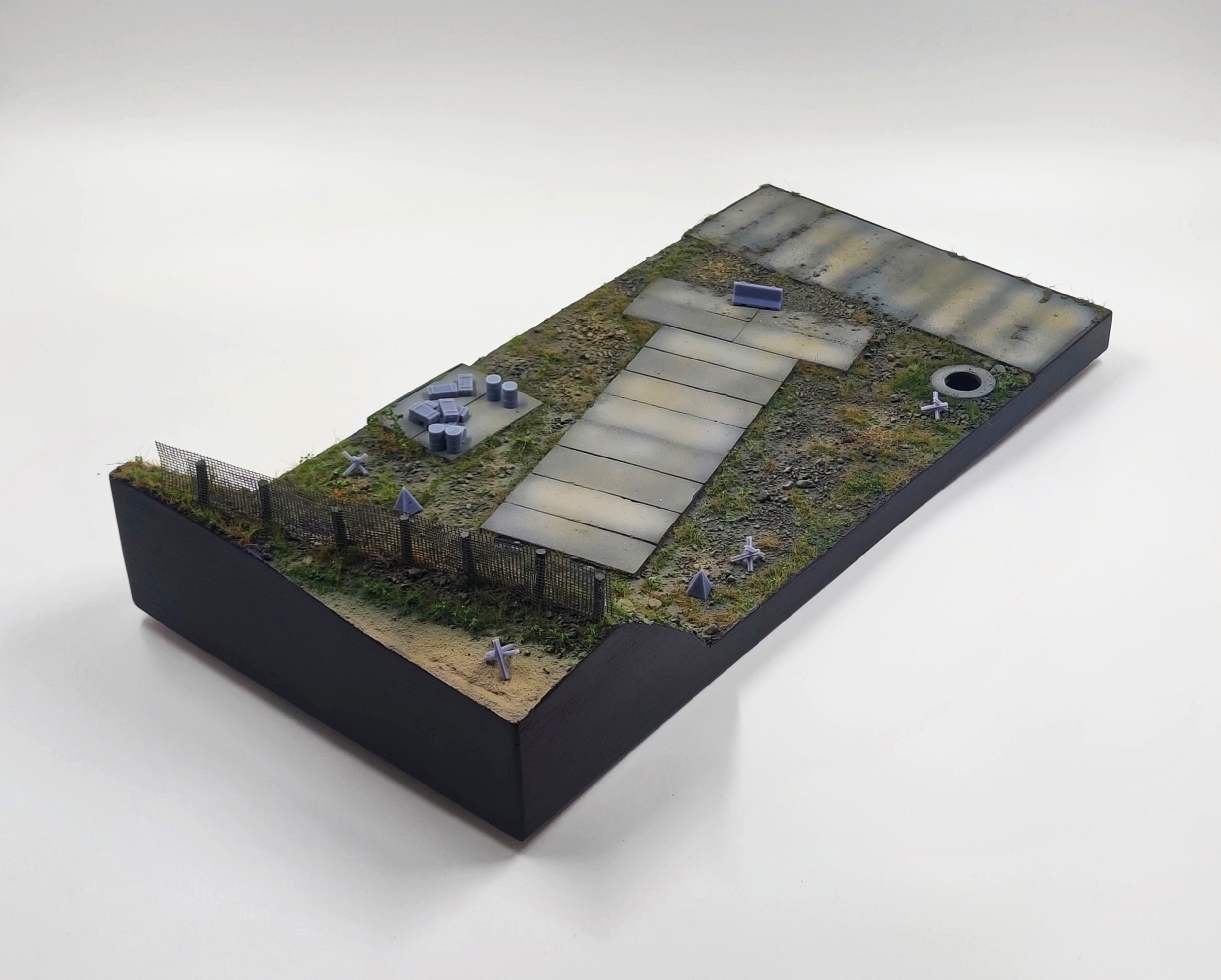 HE-72165 Подставка граница на замке (Аксессуары в комплекте) Размер 47*25*13см