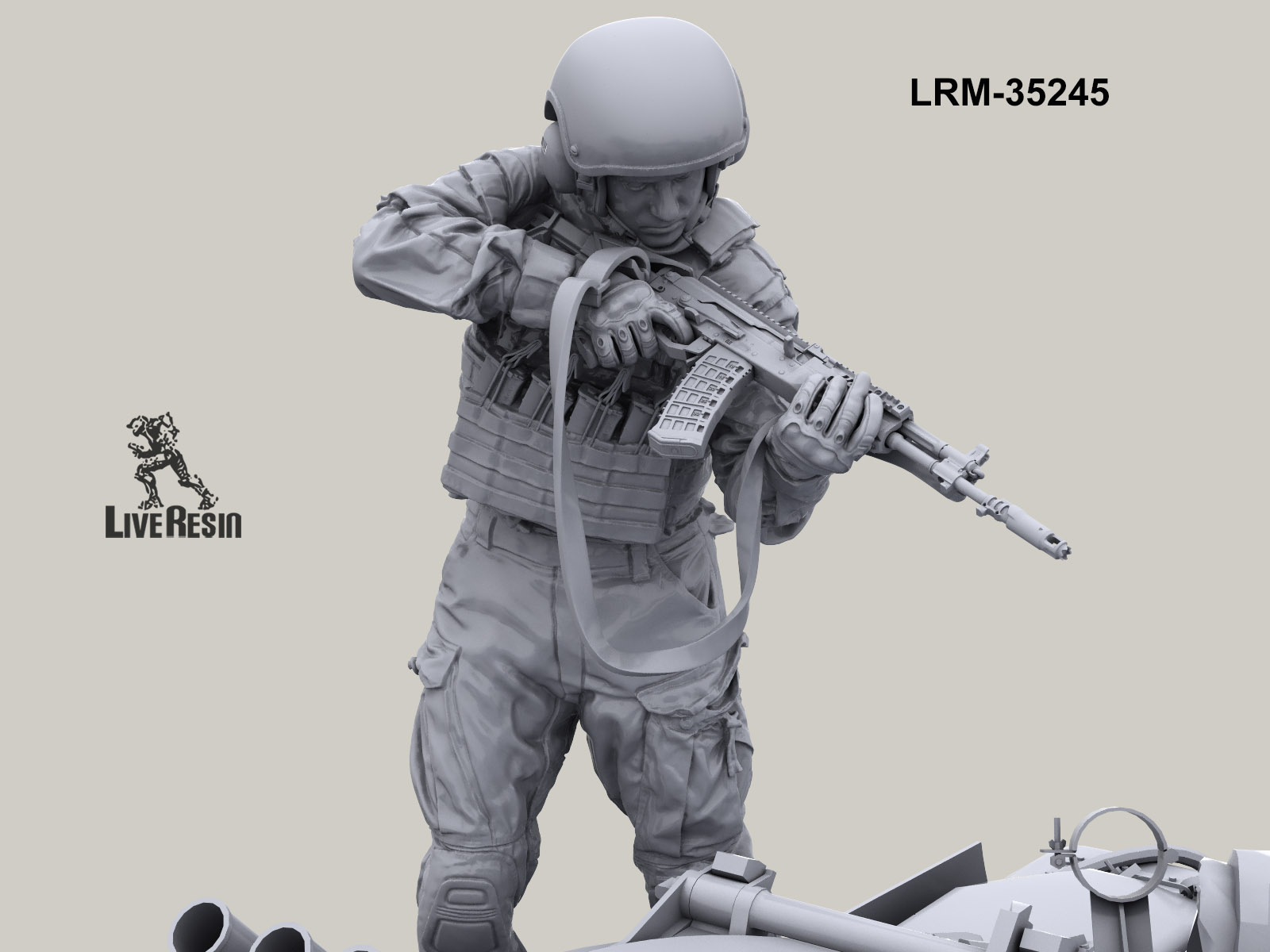 LRM35245 Современный Российский танкист - ведет огонь из за башни танка (Не для свободной продажи) 