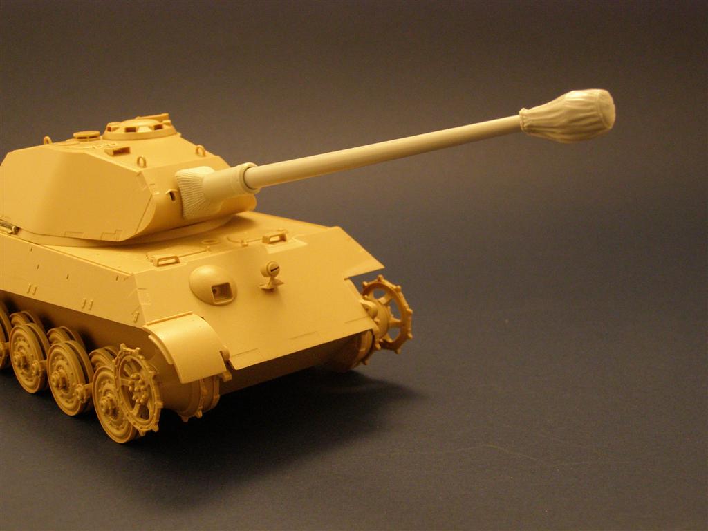 RE35-051 Ствол с брезентовым чехлом KwK43/L71 Barrel with Canvas Cover for King Tiger (Porsche Turret) RE35-051 Ствол с брезентовым чехлом KwK43/L71 Barrel with Canvas Cover for King Tiger (Porsche Turret)