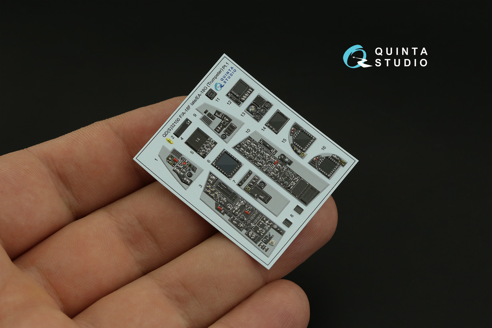 QDS-32100 3D Декаль интерьера кабины F/A-18F late / EA-18G (Trumpeter) (малая версия)