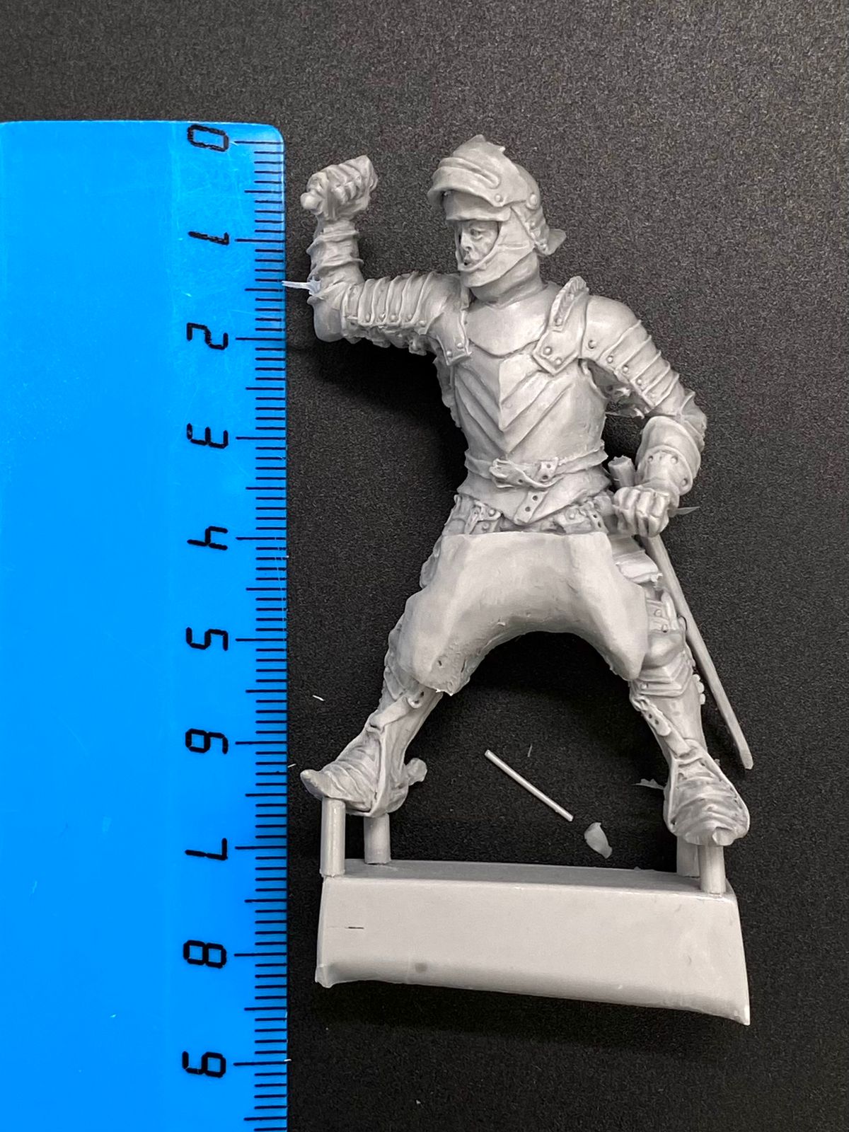 601ТБ ВИМ, бургундский конный рыцарь замахивается мечем на скаку Три Богатыря 601ТБ ВИМ, бургундский конный рыцарь замахивается мечем на скаку Три Богатыря