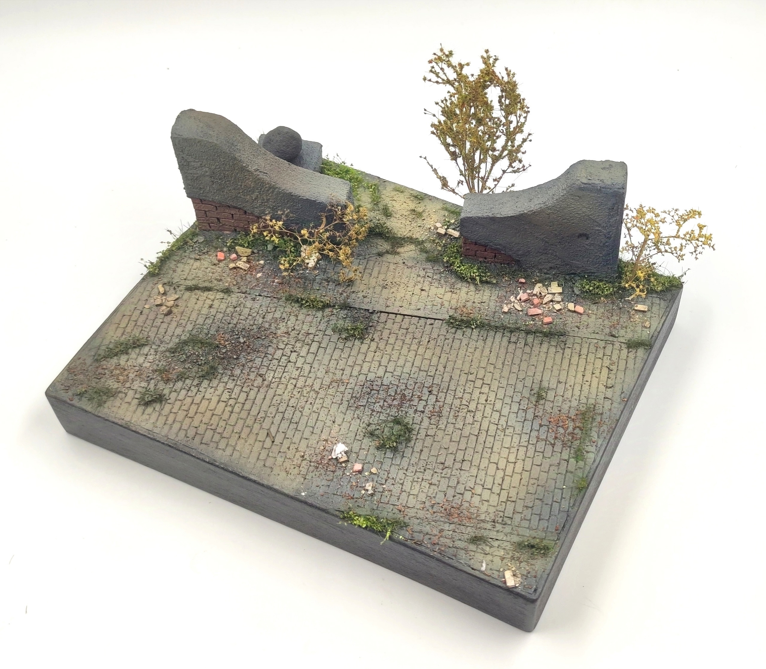 HE-35126 Подставка музей минералогии во Франции Размер 25*20см