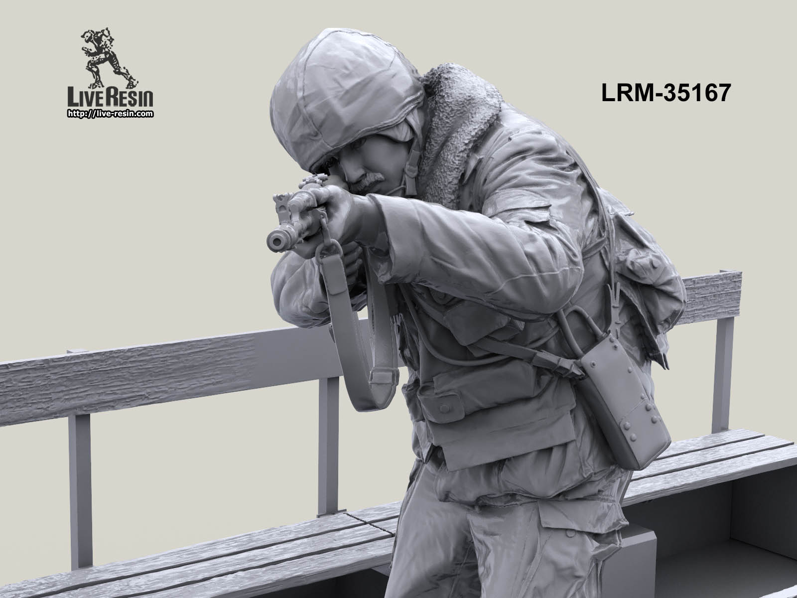 LRM35167 Военнослужащий ВВ, ведет огонь из автомата Live Resin