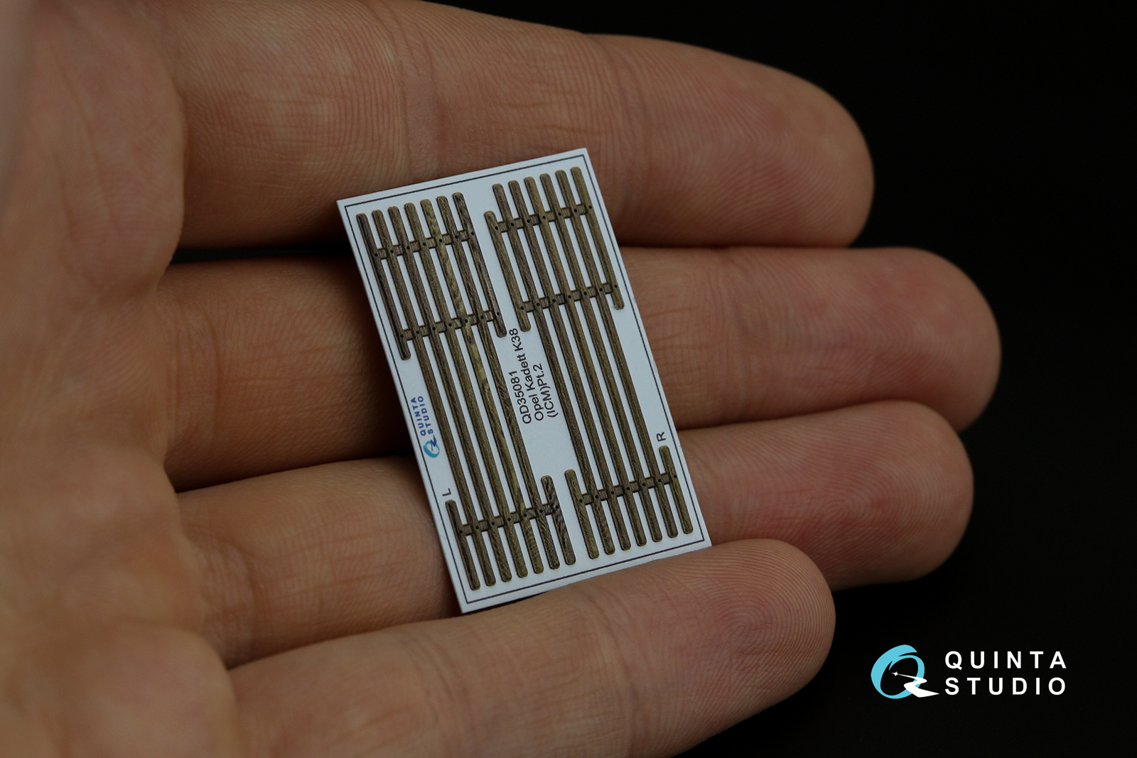 QD35081 3D Декаль интерьера кабины Opel kadett k38 (ICM)