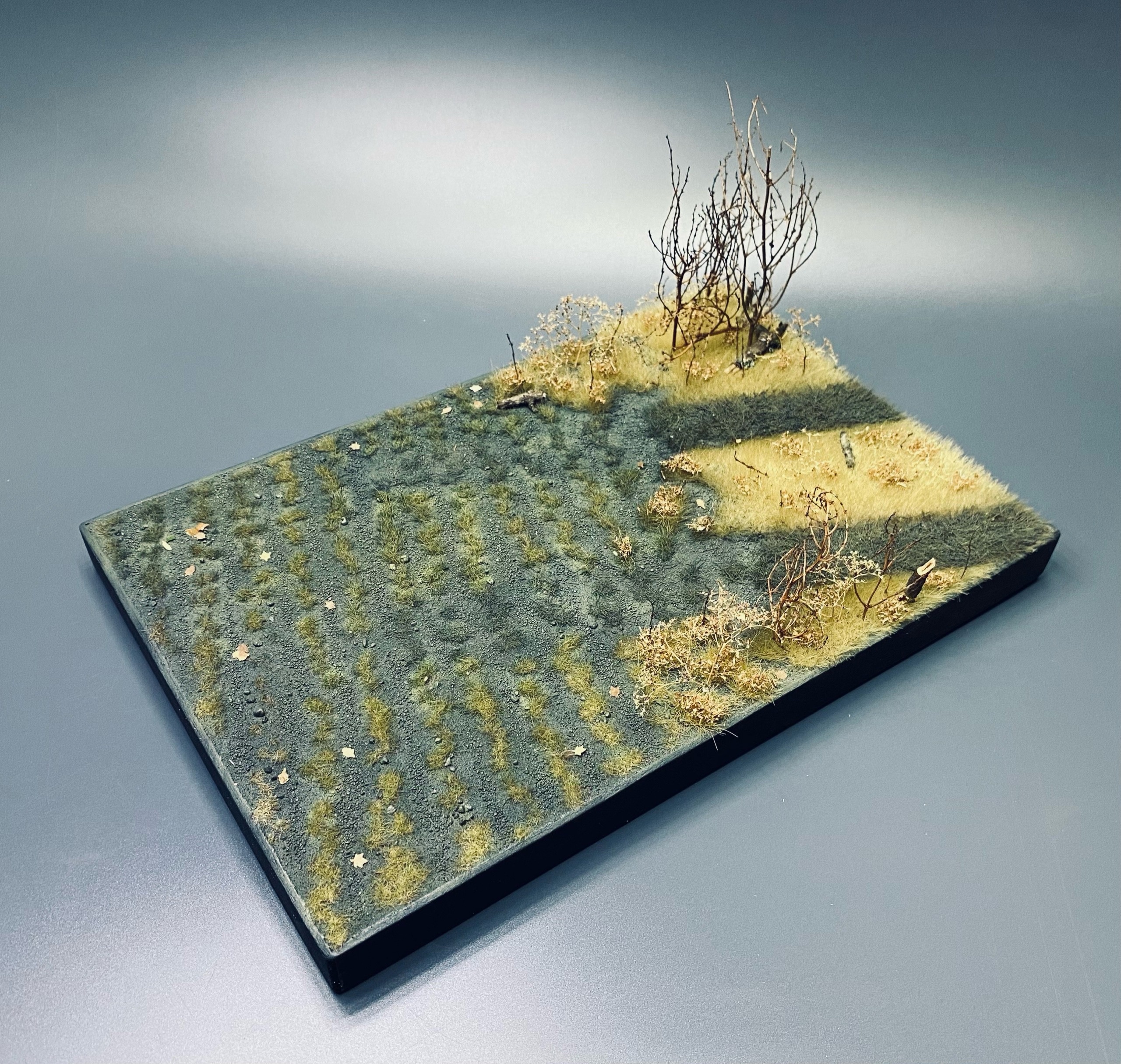 HM01050 Подставка Осенний прорыв. Масштаб 1/72. Размер 15 на 25см.