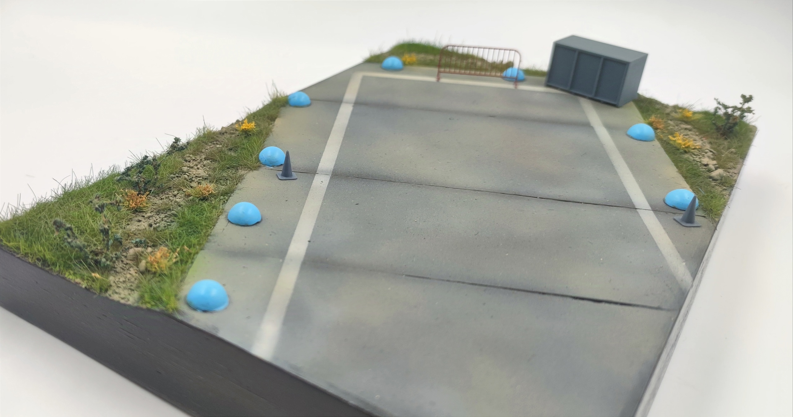 HE-020 Подставка парковка  для Мишки