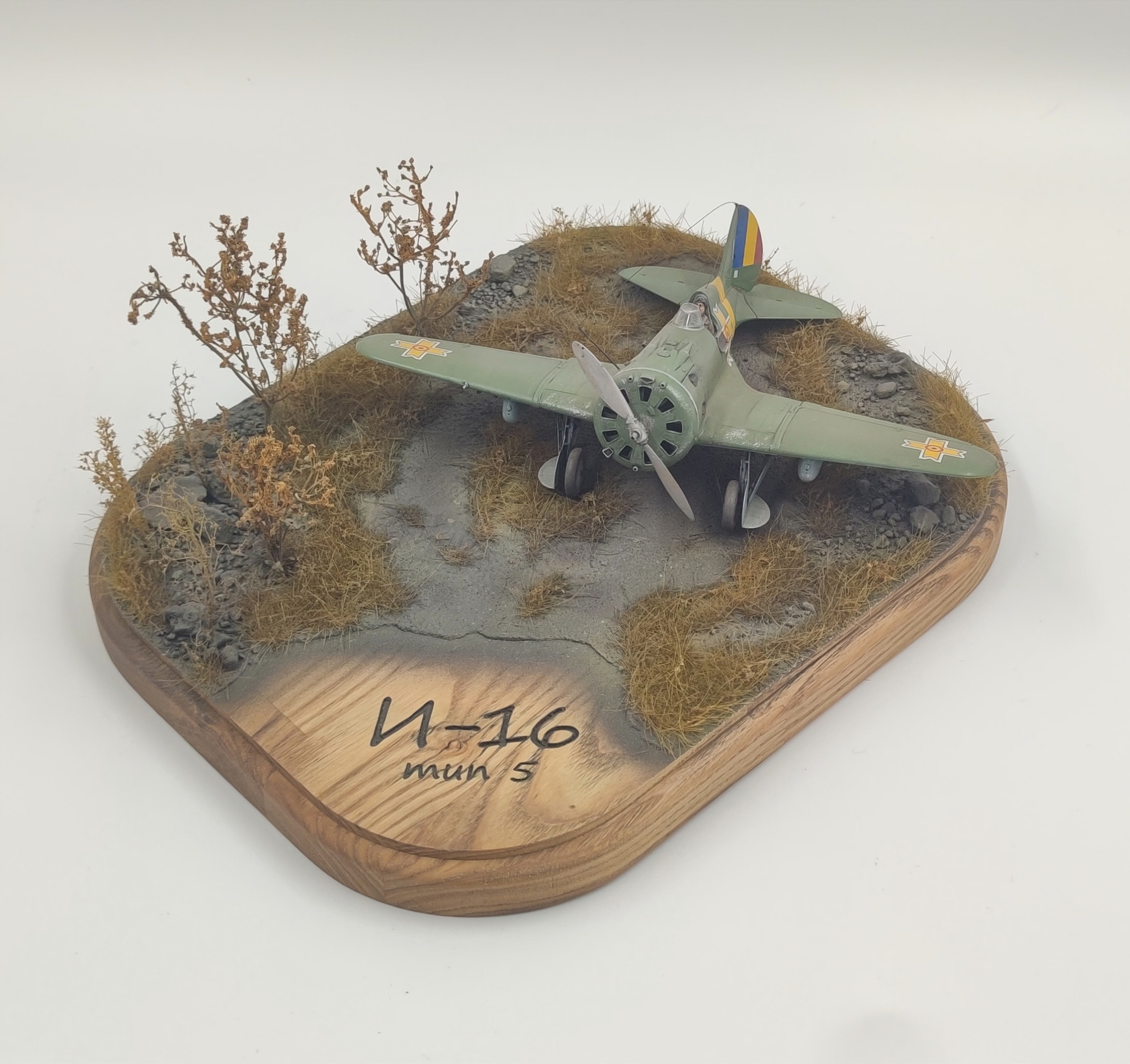 HE-48022 Подставка Осенняя на деревянной основе Размер 24.5х19.5см HE-48022 Подставка Осенняя на деревянной основе Размер 24.5х19.5см