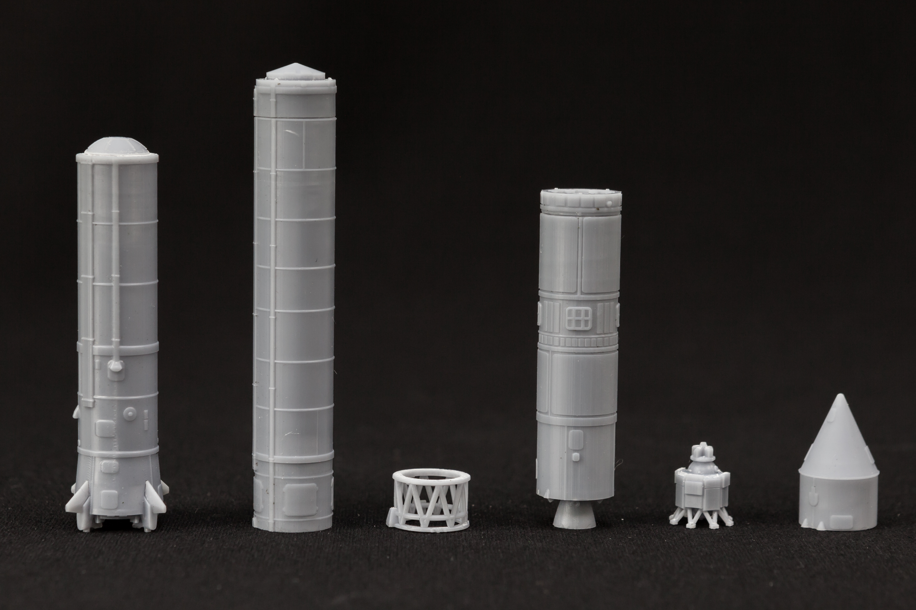 AM14490  Двухступенчатая ракета-носитель Космос-2 со спутником Интеркосмос-1 Arma Models AM14490  Двухступенчатая ракета-носитель Космос-2 со спутником Интеркосмос-1 Arma Models