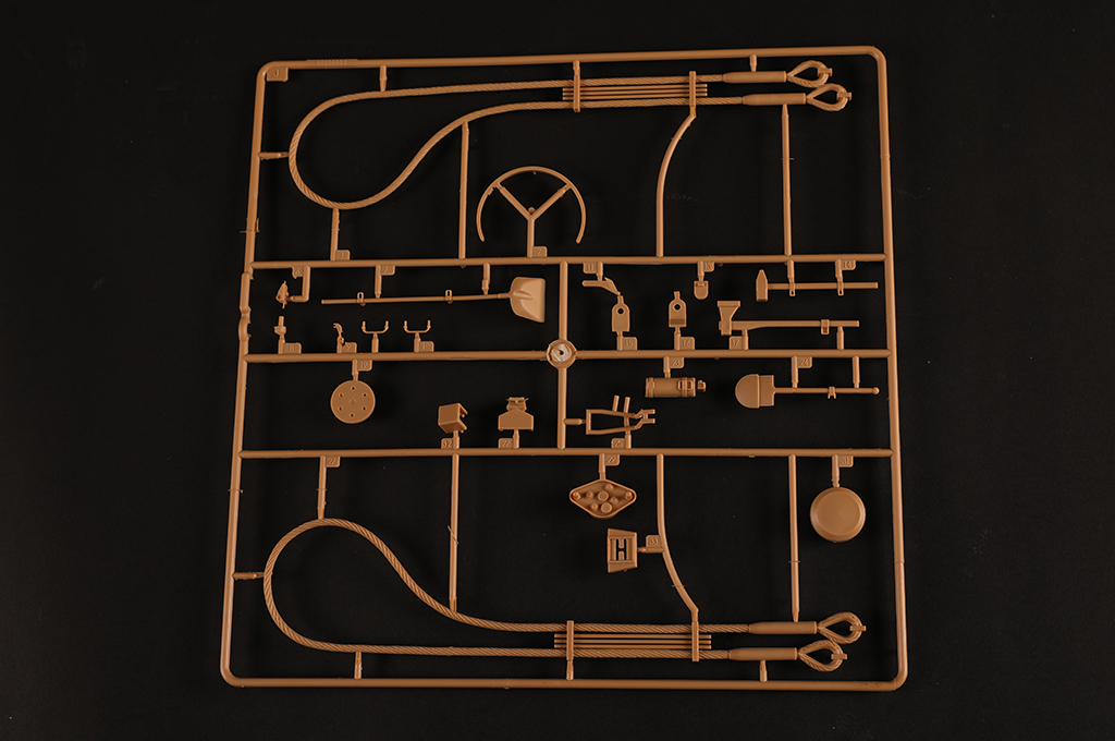 82607HB Сборная модель Танк Pz.Kpfw. VI Tiger 1- Early Hobby Boss