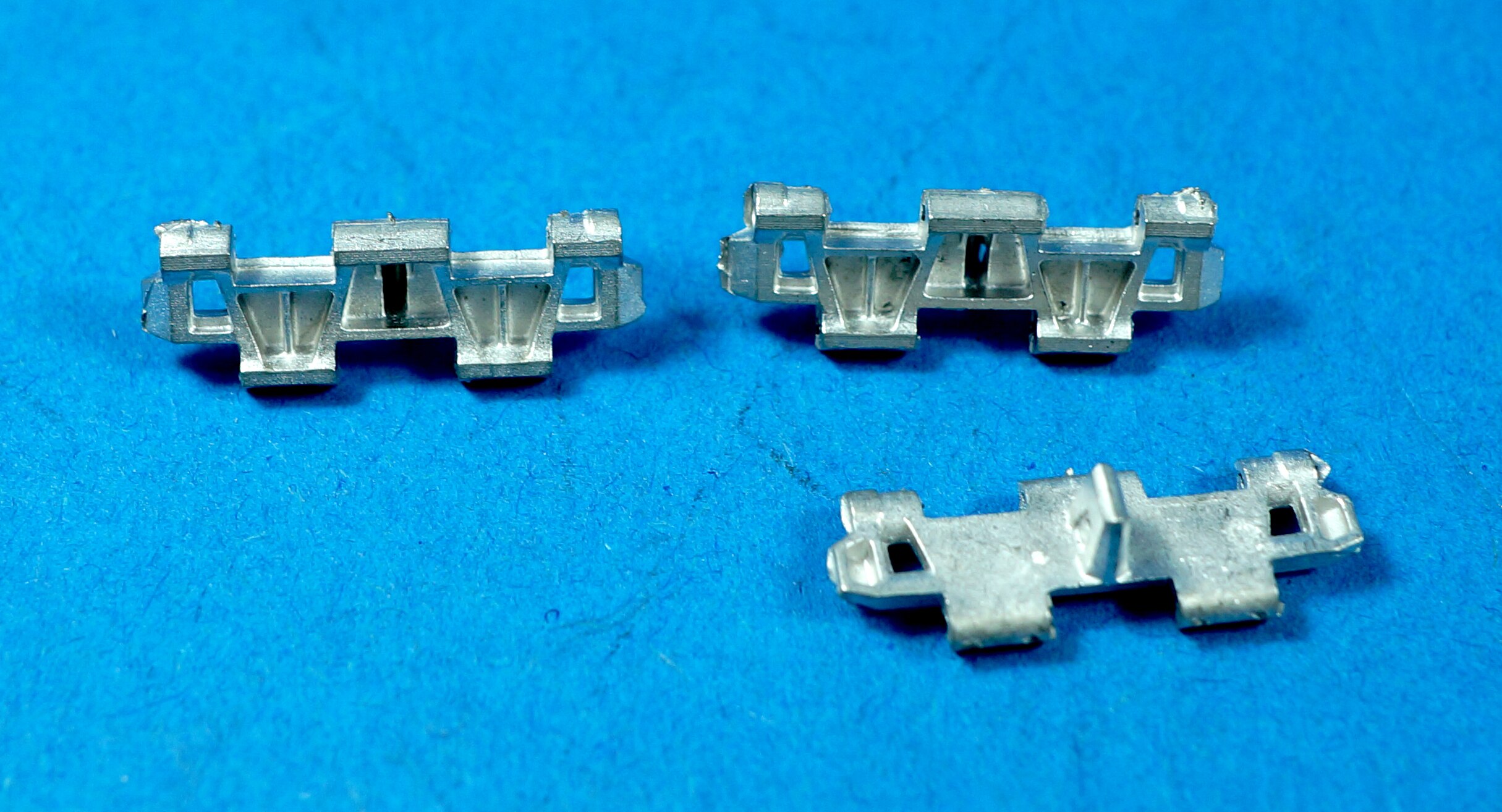 MTL-35232 Tracks for M26 Pershing steel track type