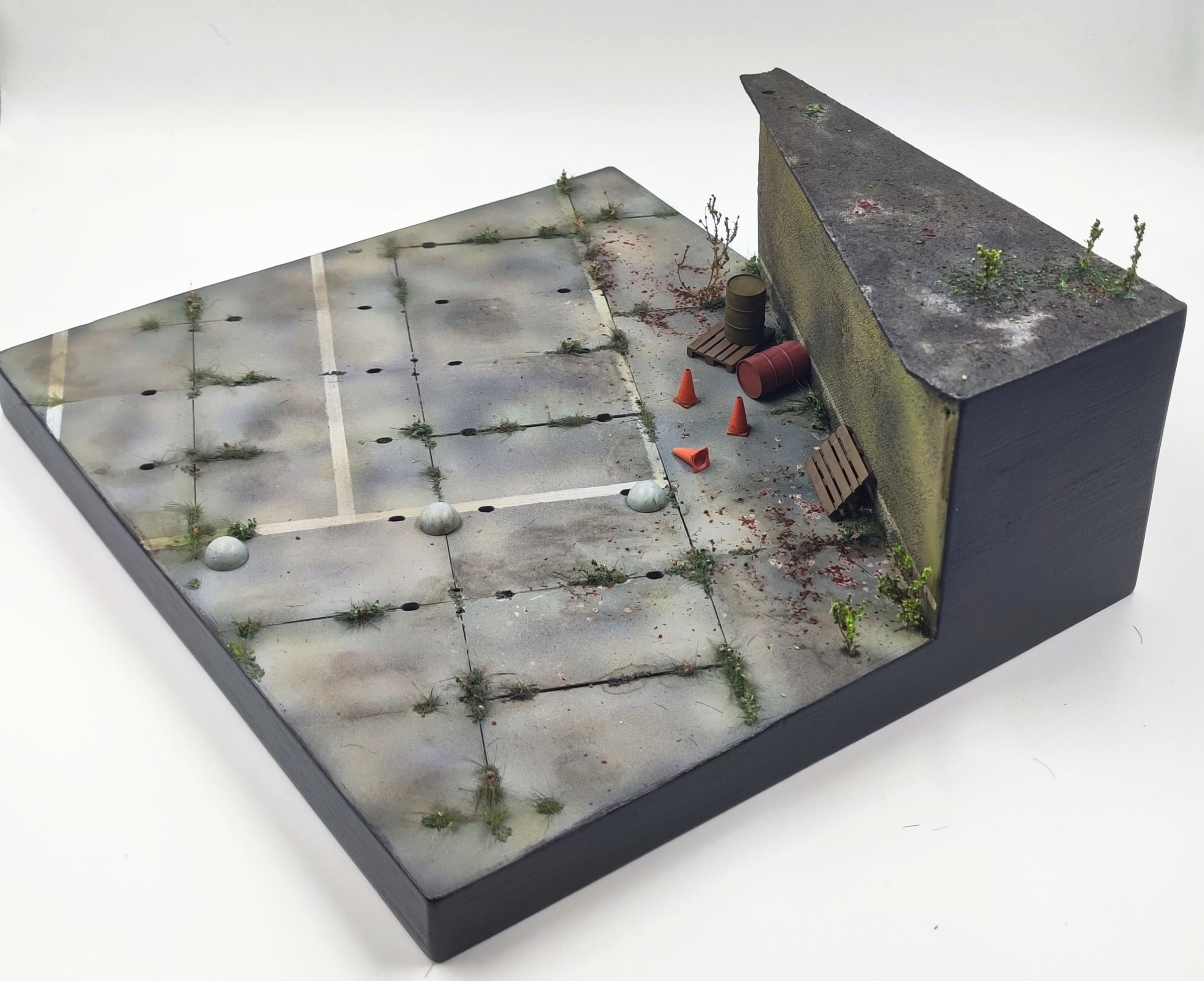 HE-35208 Подставка Заброшенная часть (Аксессуары в комплекте) Размер 35*30*15