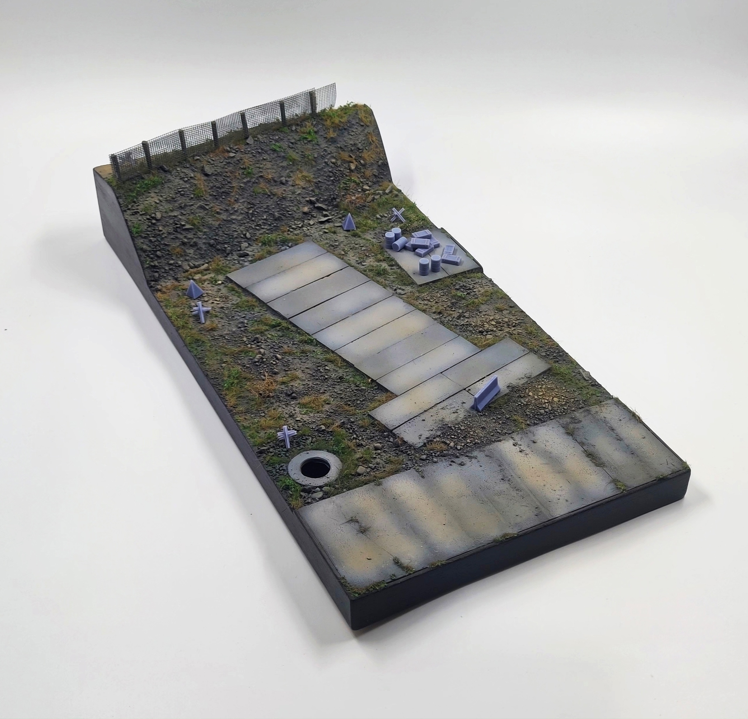 HE-72165 Подставка граница на замке (Аксессуары в комплекте) Размер 47*25*13см