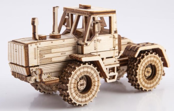 12202BAUMI Сборная модель Т-150К Трактор Baumi