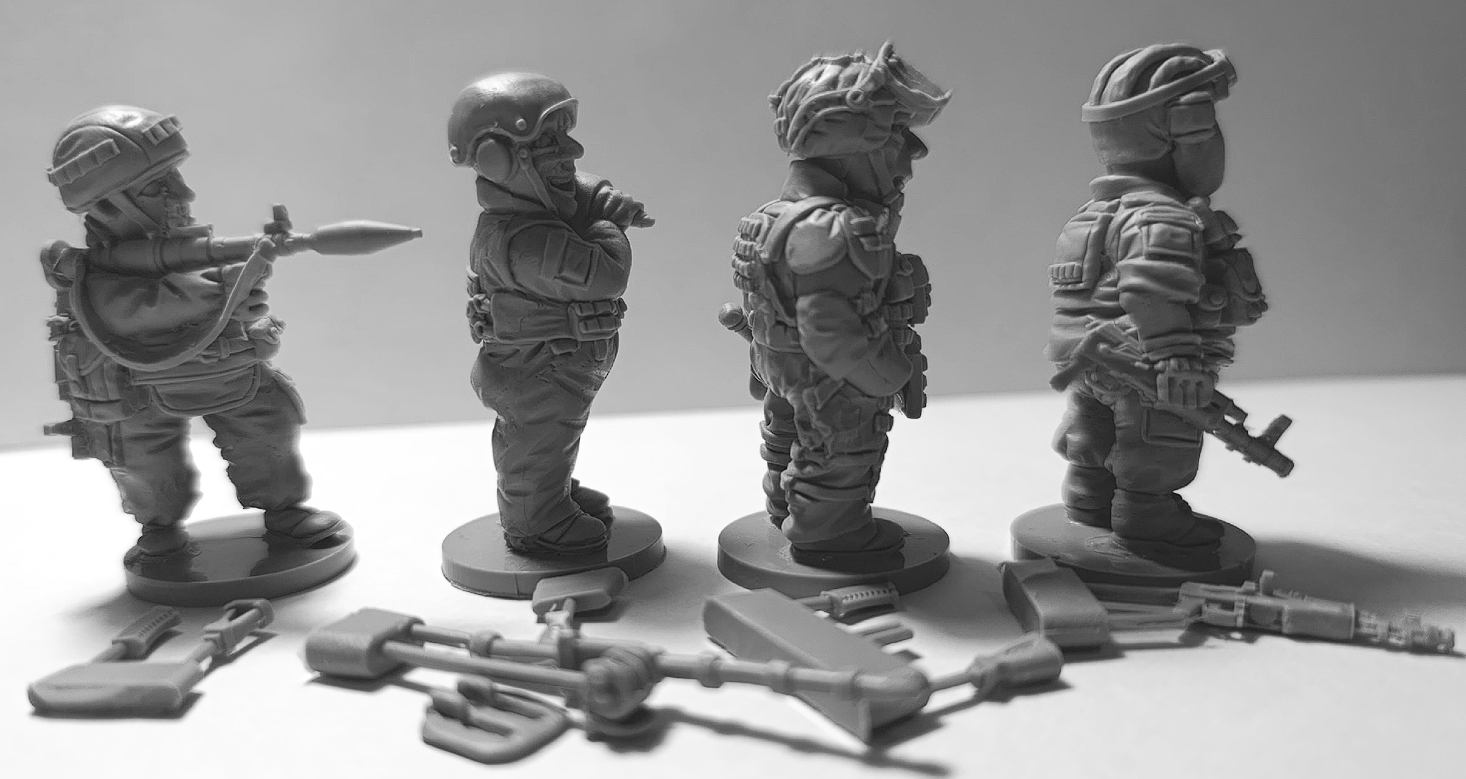 CHM-50.16. Шаржевая миниатюра. Вооруженные силы России. В комплекте 4 фигуры. 50 мм. Материал - смола. Chronos Miniatures