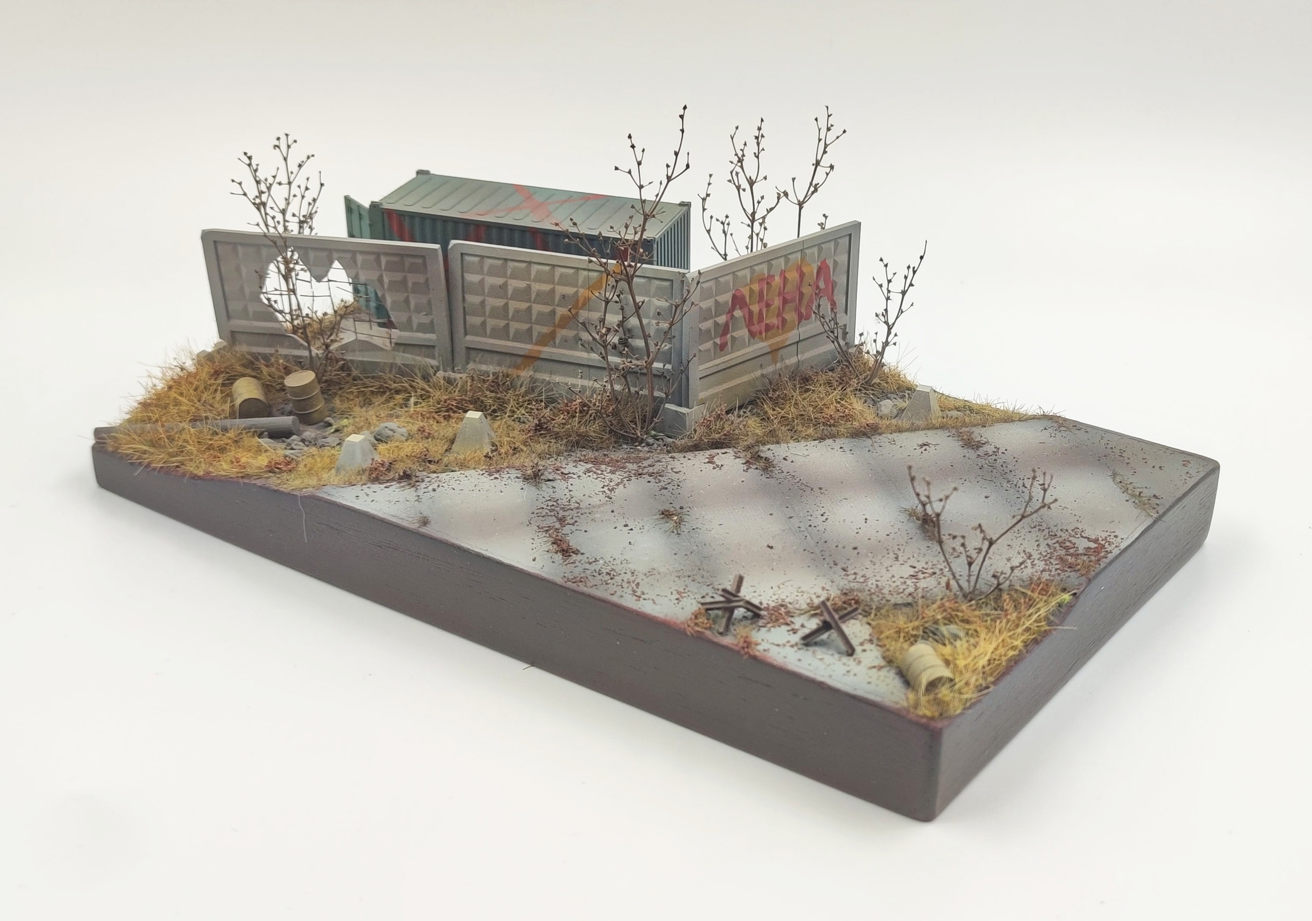 HE-72160 Подставка брошенная часть  (Аксессуары не окрашенные в комплекте) Размер 25*15*6