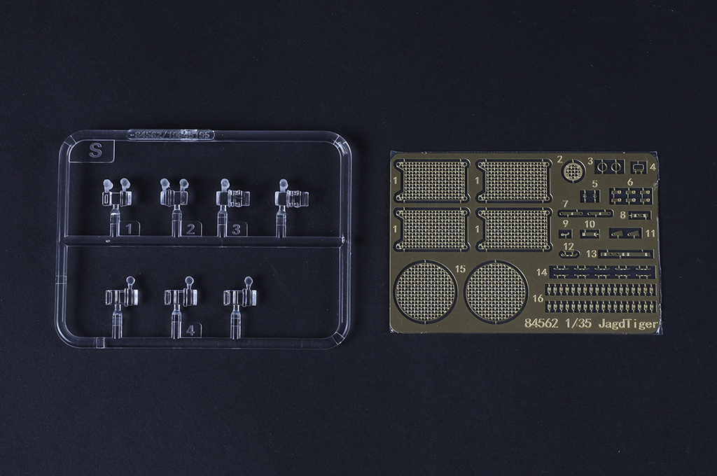 84562HB Сборная модель German Sd.Kfz.186 Jagdtiger (Henschel Production) Hobby Boss