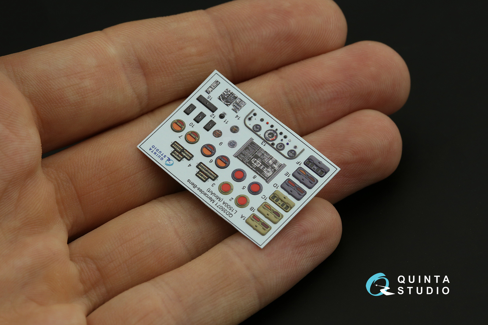 QD35071 3D Декаль интерьера кабины Mercedes-Benz L1500A (MiniArt)