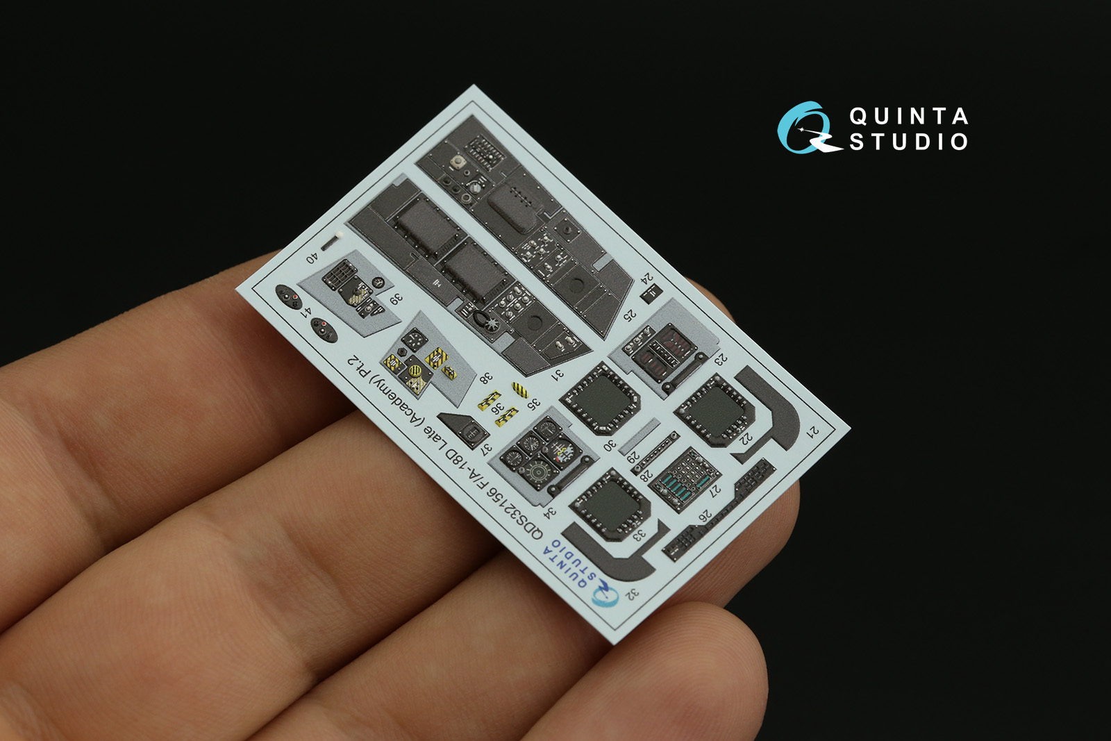 QDS-32156 3D Декаль интерьера кабины F/A-18D late (Academy) (малая версия)