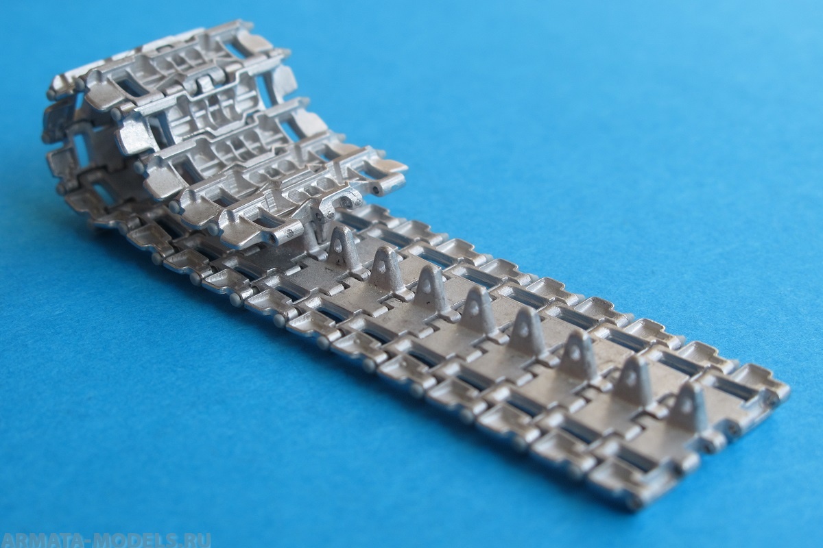 MTL-35026 Tracks for  JS-2 / JS-3 / ISU-122 / ISU-152 after 1945 MTL-35026 Tracks for  JS-2 / JS-3 / ISU-122 / ISU-152 after 1945