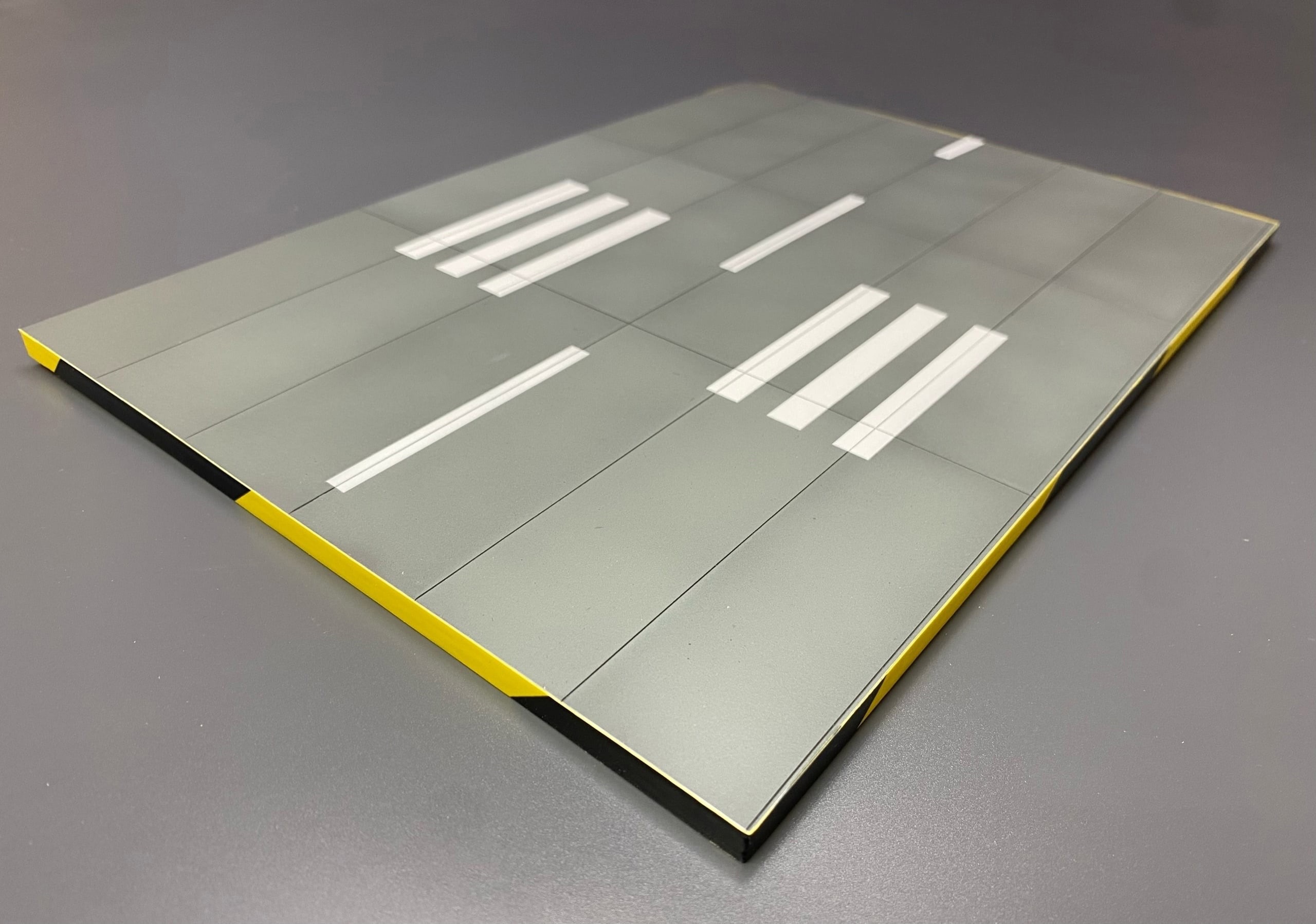 AM14487 Взлетно-посадочная полоса. Масштаб 1/144. Размер 30*21см.