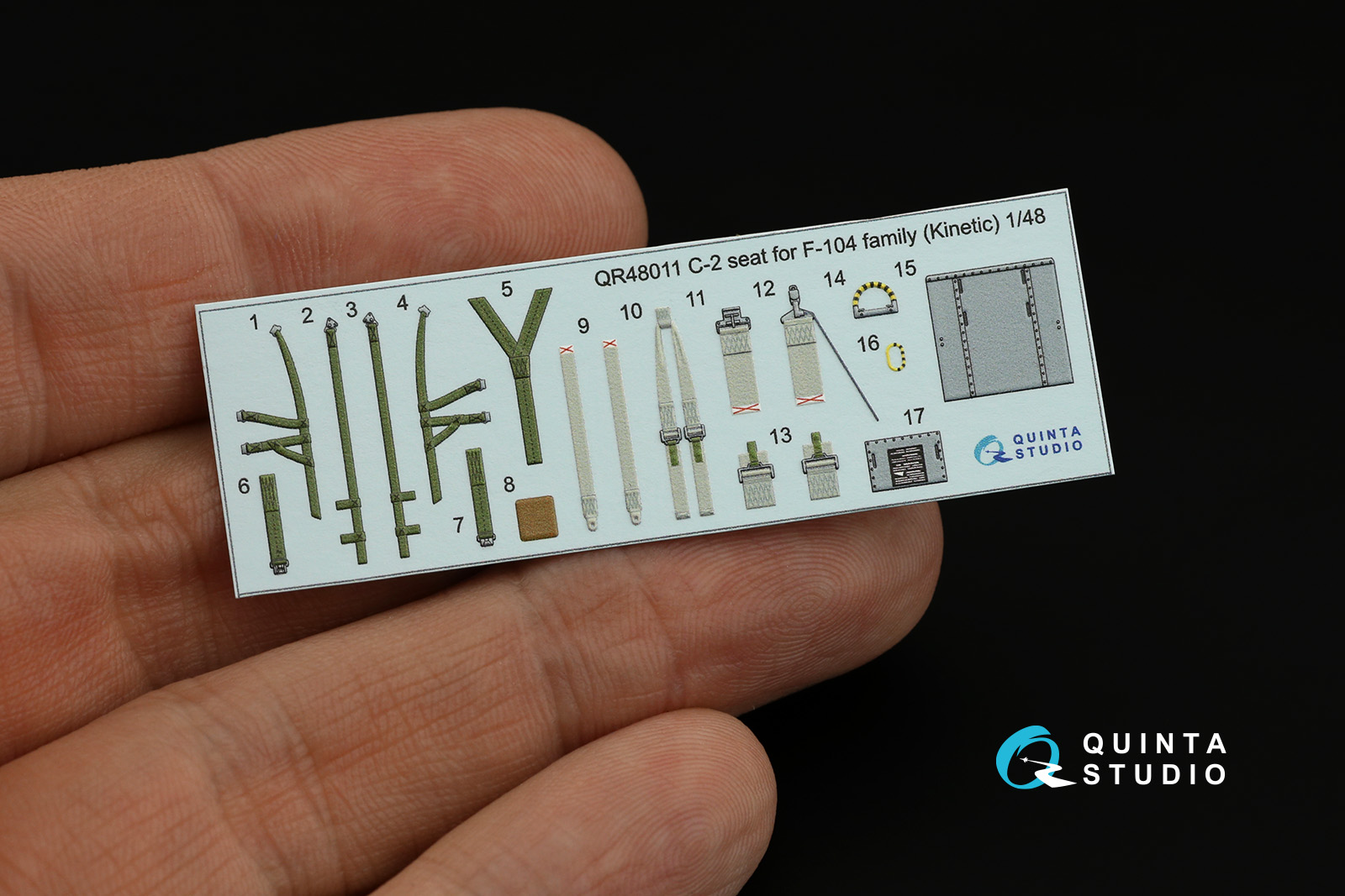 QR48011 Кресло  C-2 для семейста F-104 (Kinetic)