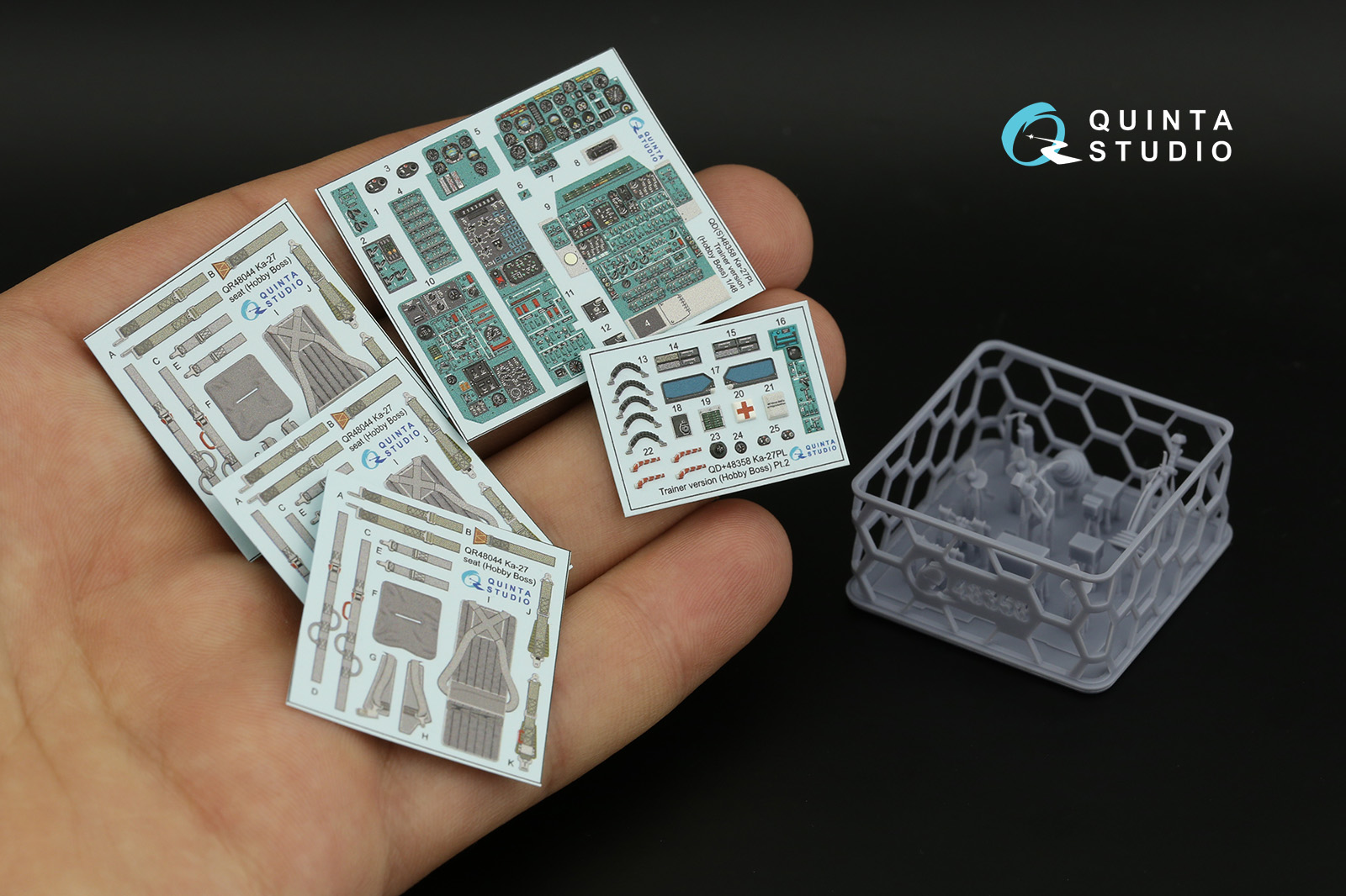 QD+48358 3D Декаль интерьера кабины Ка-27ПЛ, Учебно-тренировочный (Hobby Boss) (с3D-печатными деталями)