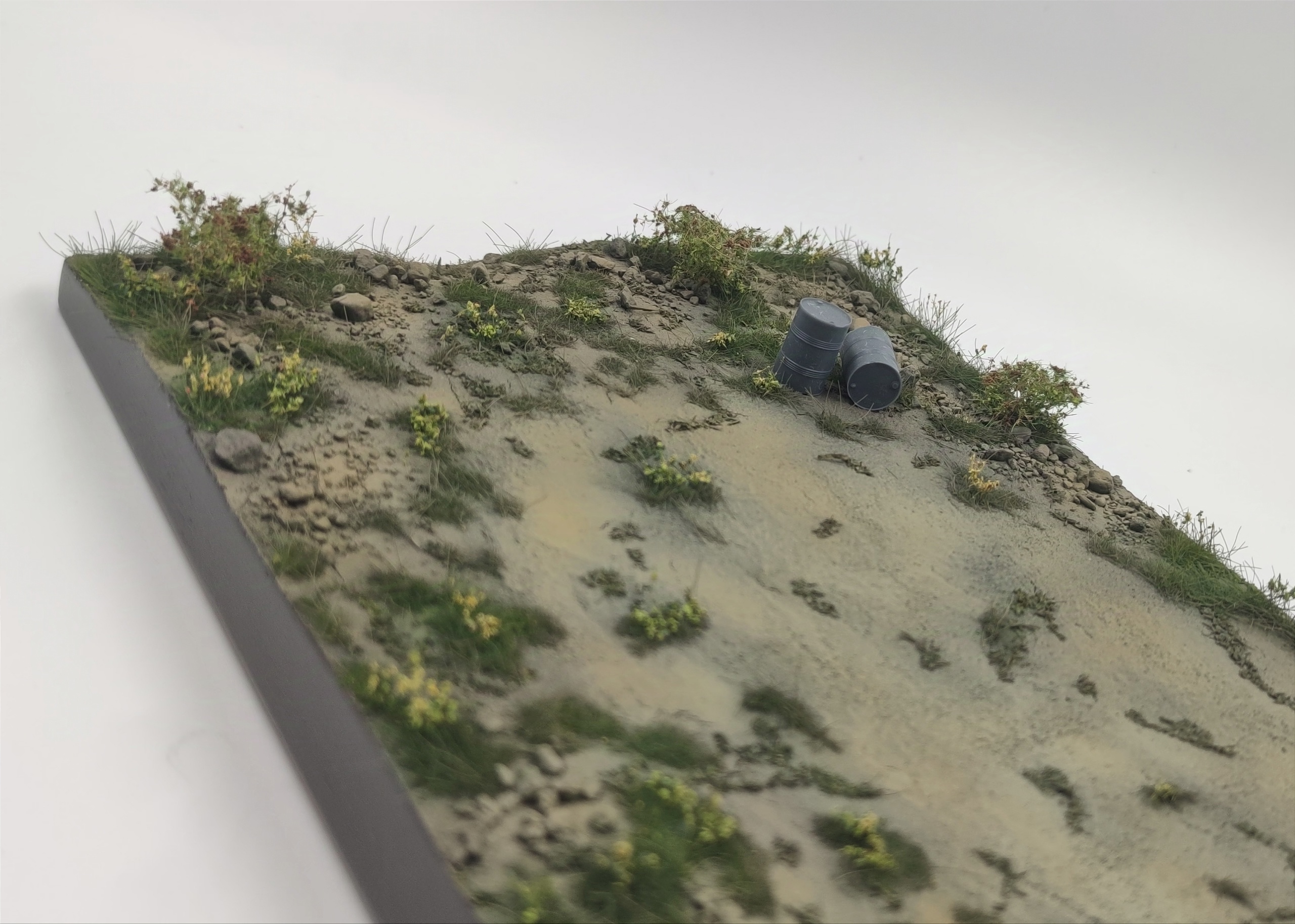 HE-48037 Подставка в поле (бочки в комплекте) Размер 24*20см