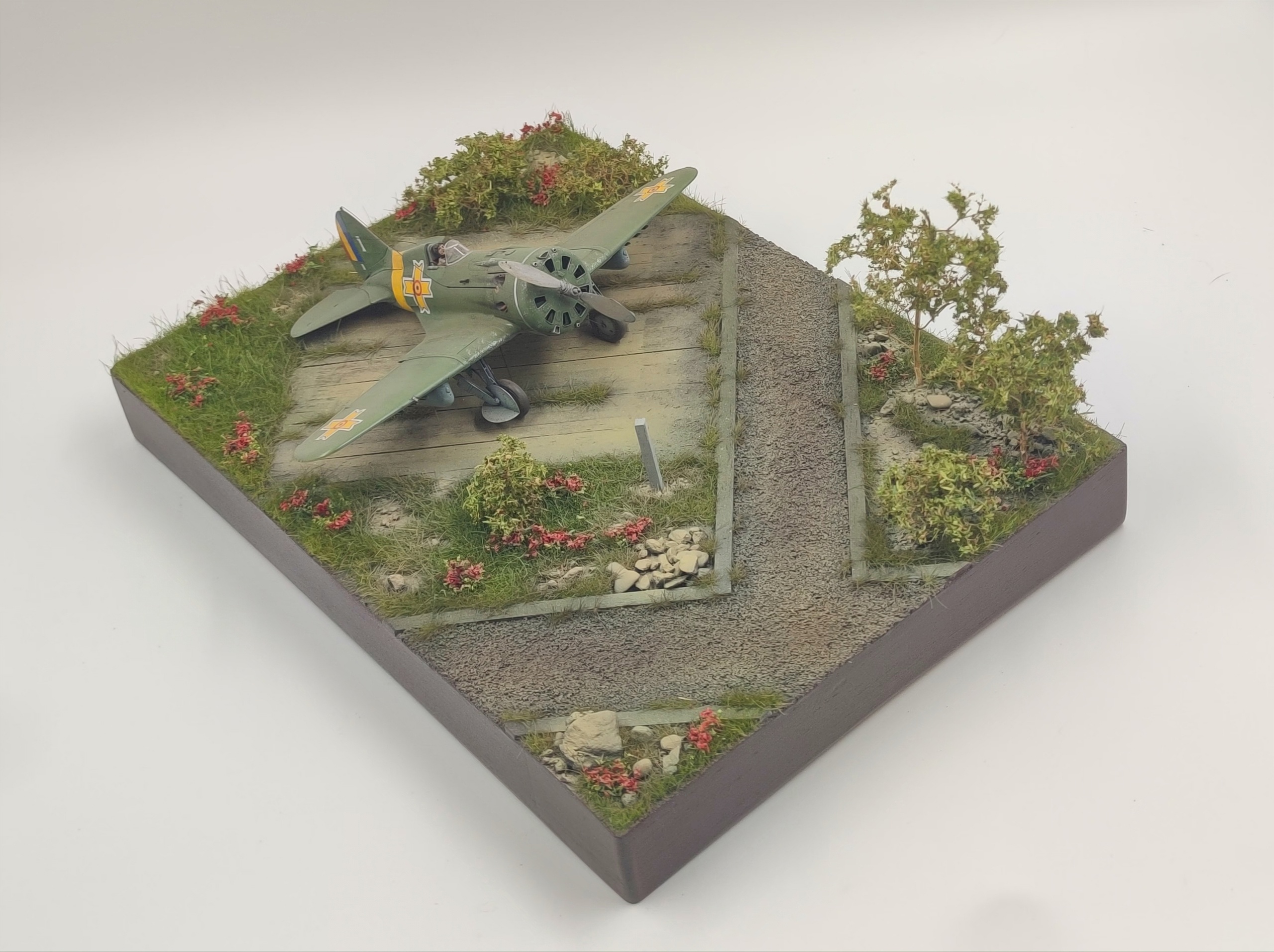 HE-48023 Подставка Музей Размер 29.5х20см