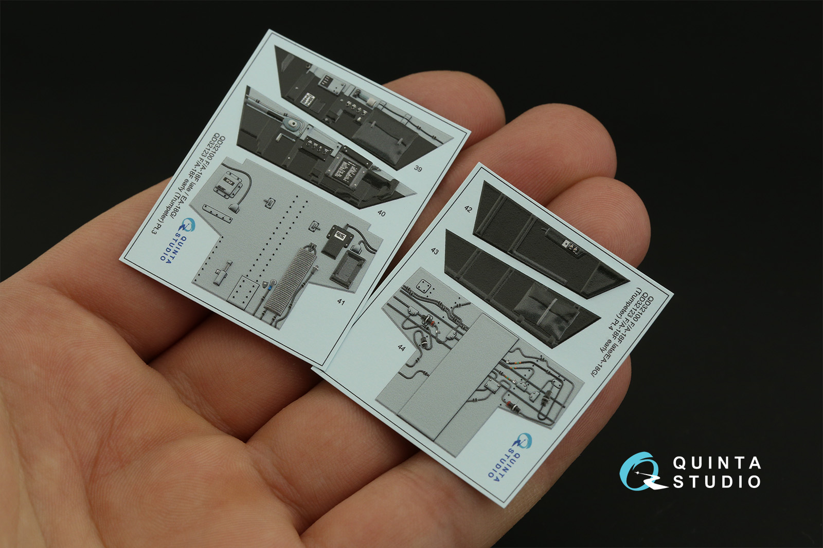 QD32123 3D Декаль интерьера кабины F/A-18F early (Trumpeter)