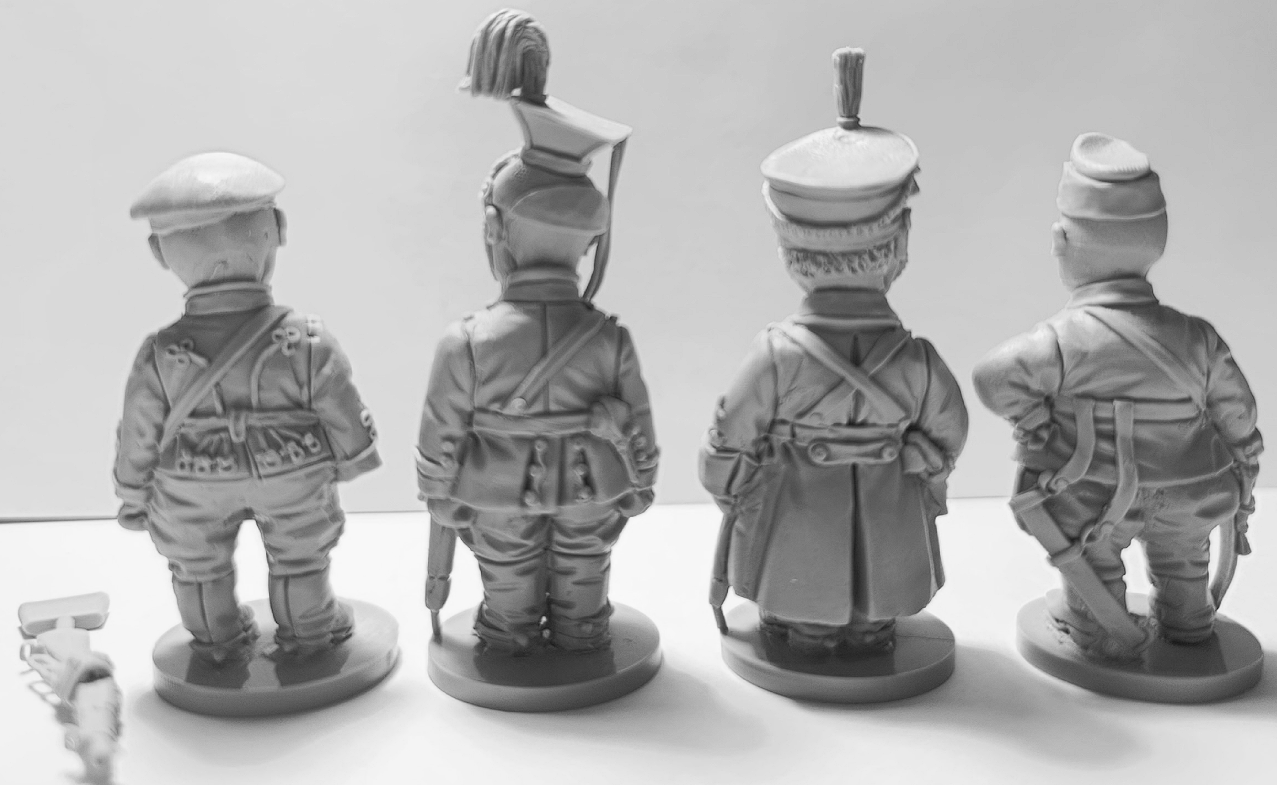 CHM-50.18. Шаржевая миниатюра. Гражданская война в России: Красные гусары, 1917-22 гг. В комплекте 4 фигуры. 50 мм. Материал - смола. Chronos Miniatures