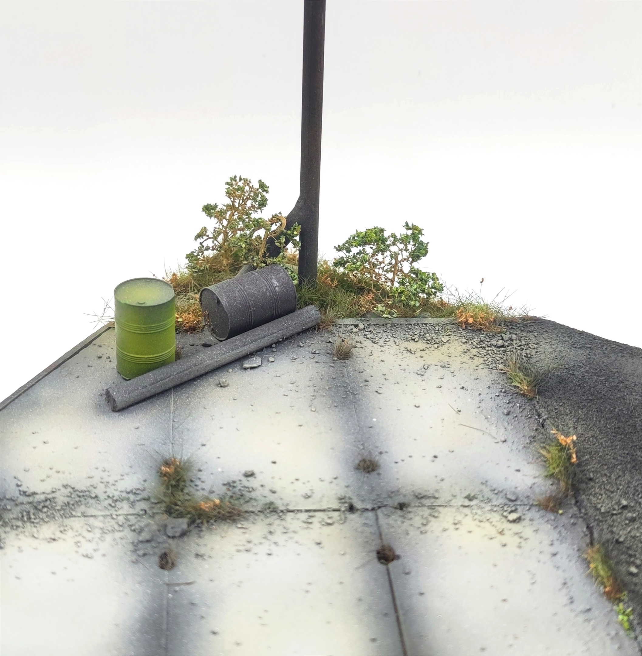 HE-35129 Подставка Учебка (Аксессуары в комплекте не окрашенные) Размер 30*20см