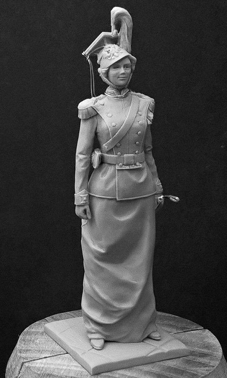 CHM-54080. Великая Княжна Татьяна Николаевна Романова в мундире шефа 8-го Вознесенского Уланского полка, Россия 1912-14 гг. 54 мм.  Материал - смола. Chronos Miniatures