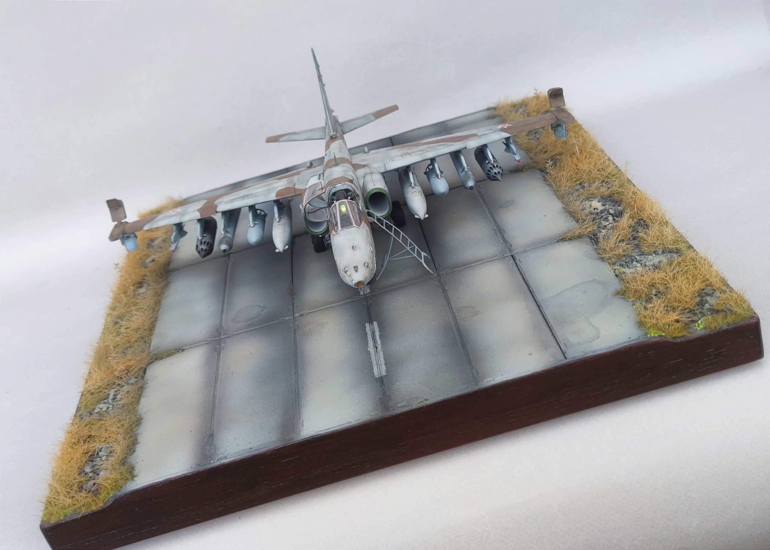 HE-48012 Подставка Полоса взлёта (Не для свободной продажи) HE-48012 Подставка Полоса взлёта (Не для свободной продажи)