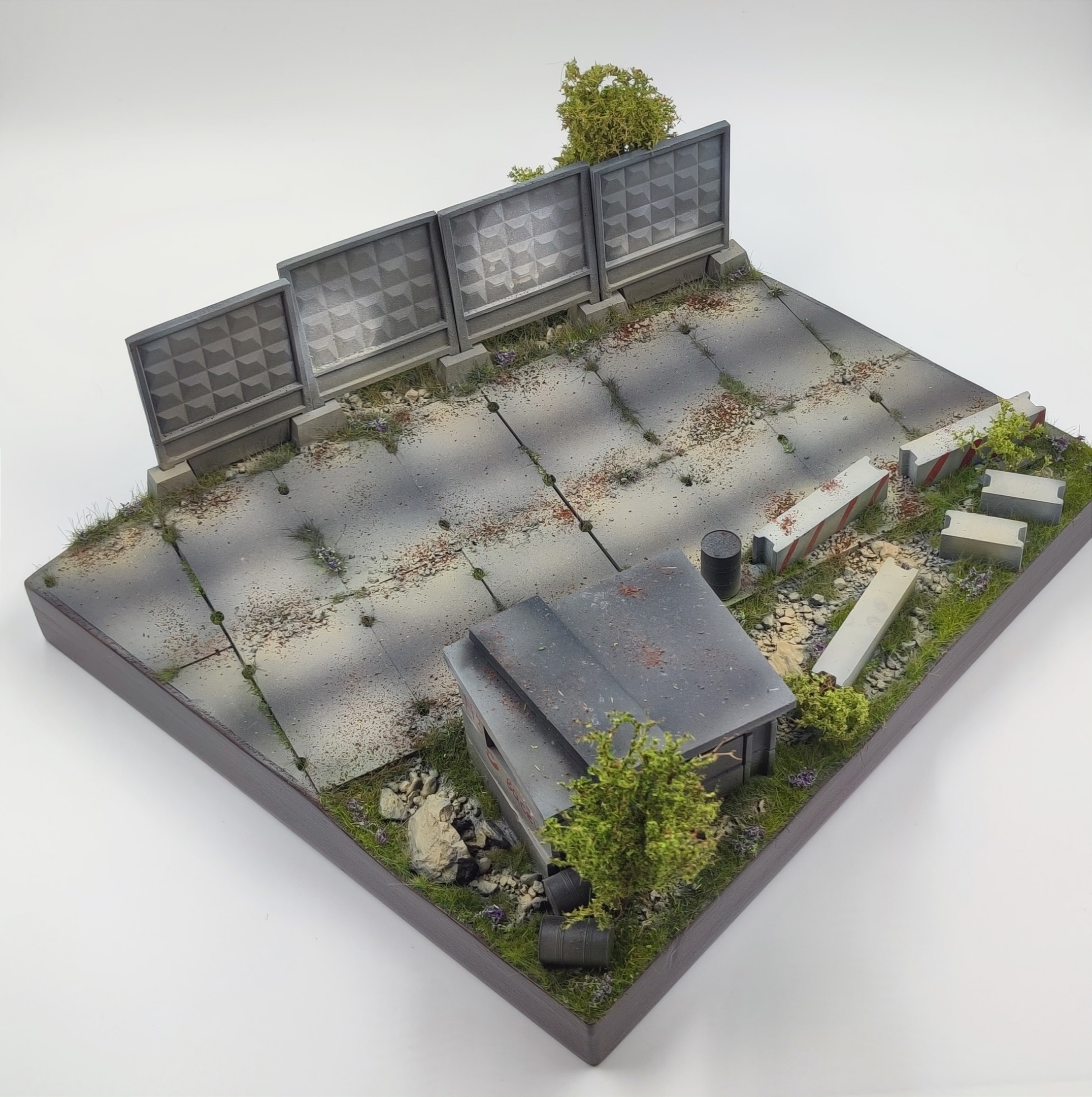 HE-35194 Подставка Заброшенный пост Размер 35*30см