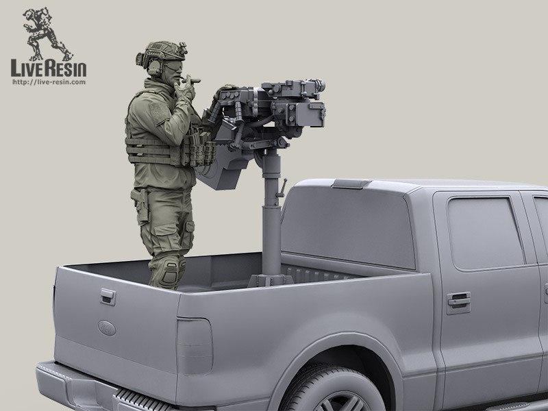 LRM35015 Солдат Сил Специальных Операций США с сигарой, в жилете JPC для размещения в кузове джипа Тойота и других  автомобилей, стойка для тяжелого вооружения