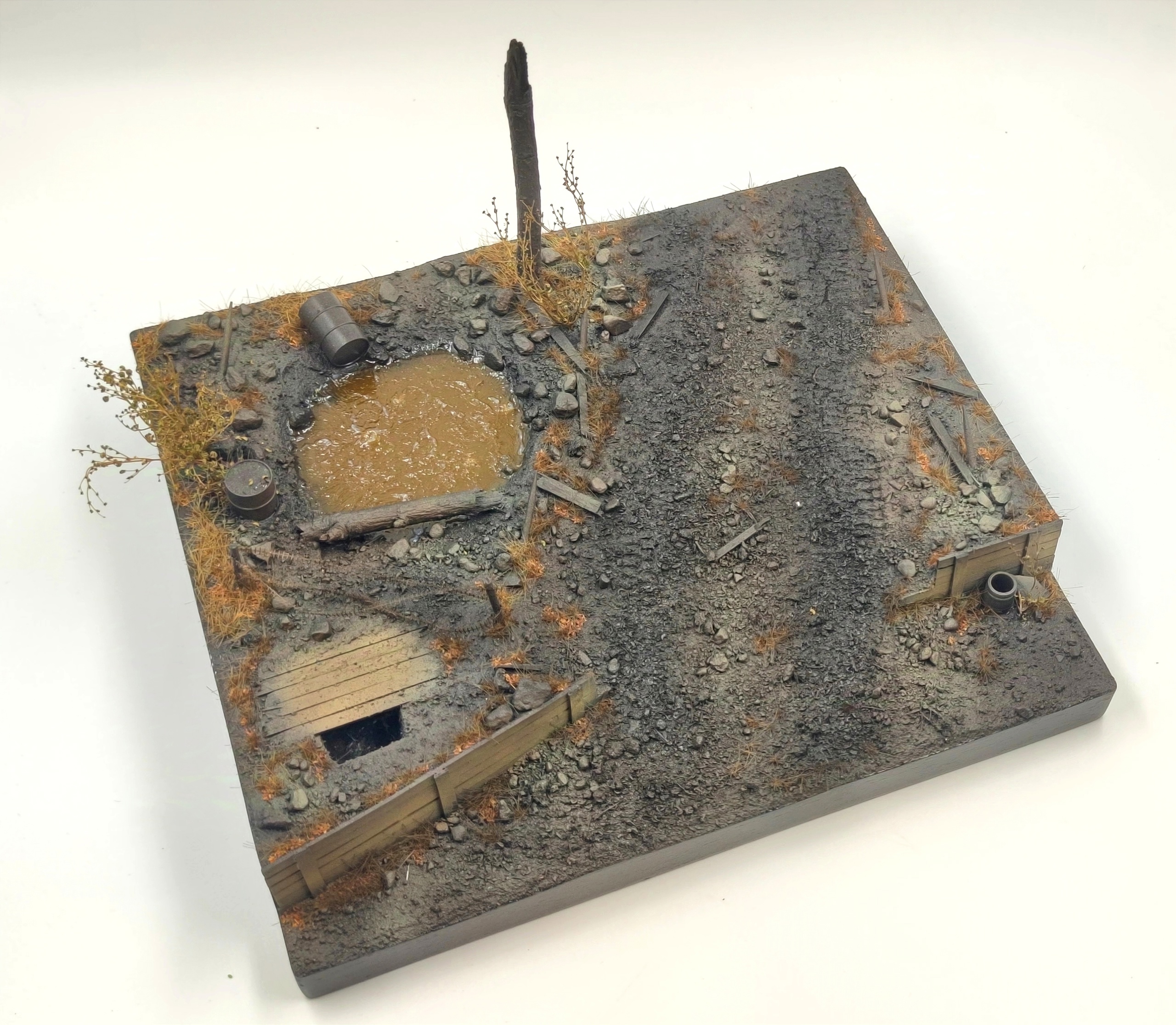 HE-35127 Подставка атака окопа Размер 30*25см